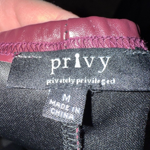 Elegant Burgundy Strapless Mini Dress - Picture 6 of 6